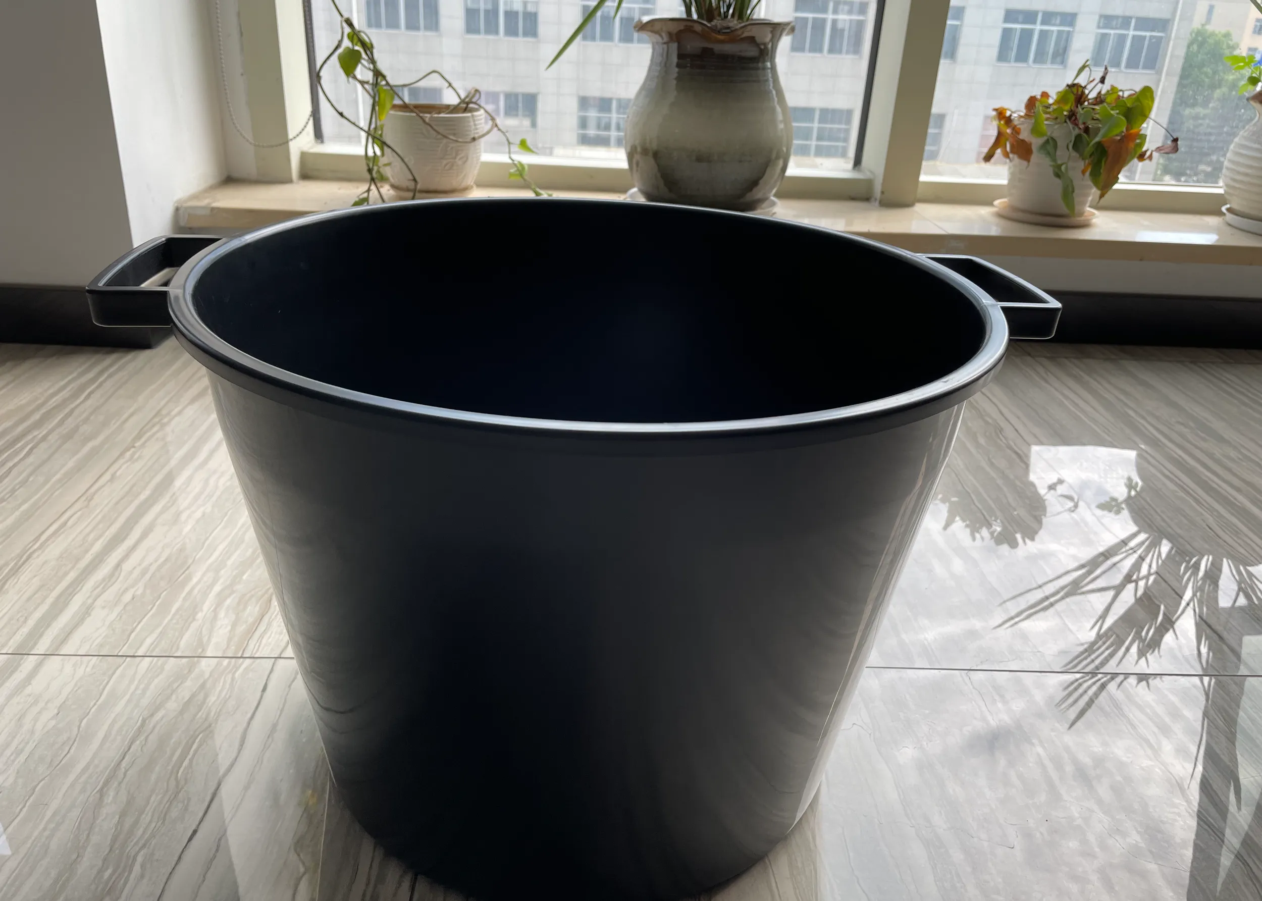 塑料桶注塑模具    台州市黄岩云天模塑有限公司