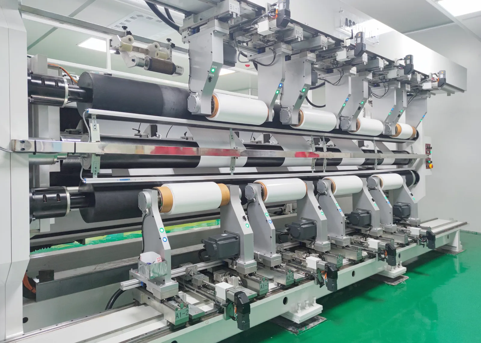 锂电池隔膜初次分切机    南京安顺自动化装备有限公司